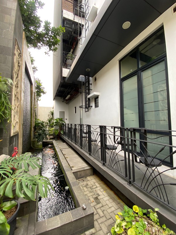 Lebak Bulus Gedung 5 Lantai Luas 1172 + Rooftop selangkah ke MRT