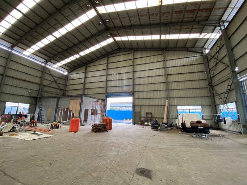 Bekasi tambun gudang pabrik luas 2000 posisi langsung akses tol disewakan dikontrakan