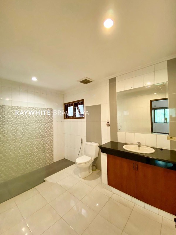 Rumah Siap Huni Luas dan Nyaman at Pejaten Barat