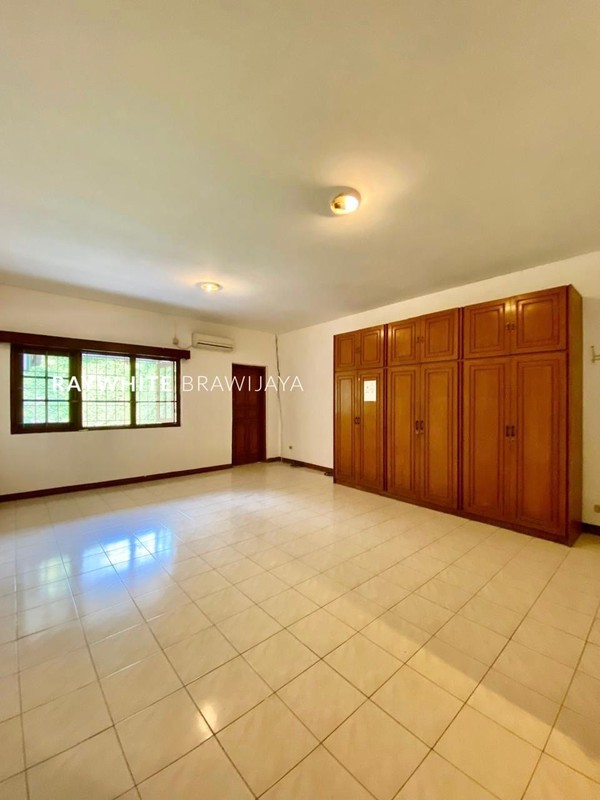 Rumah Siap Huni Luas dan Nyaman at Pejaten Barat