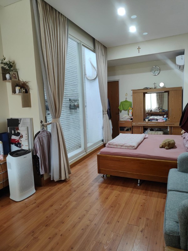 Rumah Siap Huni dan Nyaman di Alam Sutera - dekat Tol Alam Sutera