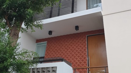 Rumah Dengan Private Pool Di Townhouse Cilandak Barat Jakarta Selatan
