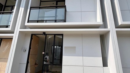 Dijual rumah di Cendana icon estate Lippo karawaci Tangerang