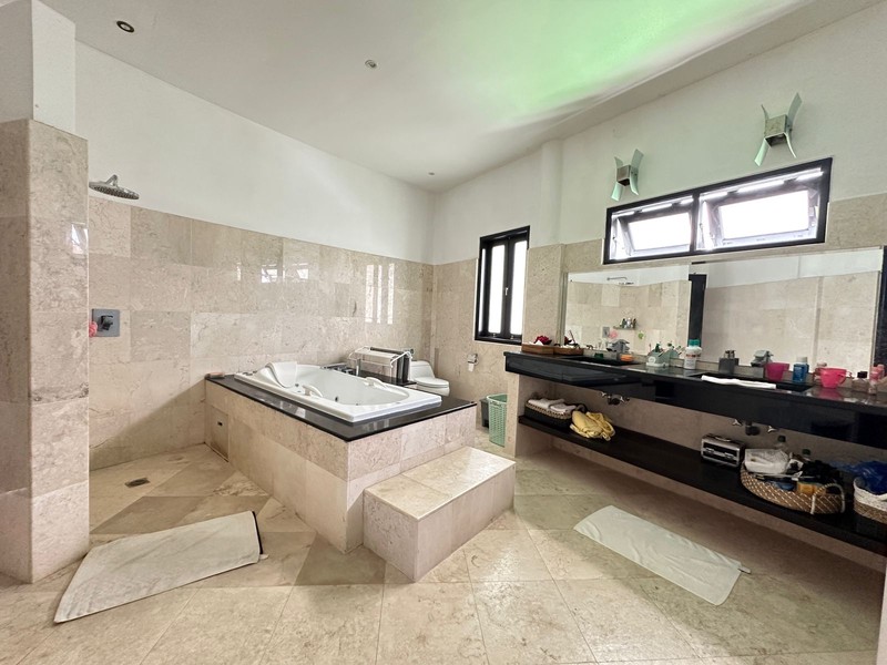 Luxury Villa in Nusa Dua Hills - Bali