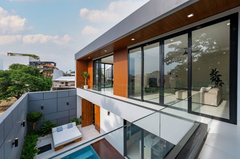 For Sale: Luxurious Modern Villa in Berawa, Canggu