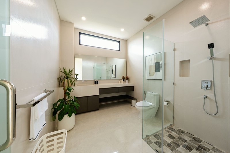 For Sale: Luxurious Modern Villa in Berawa, Canggu