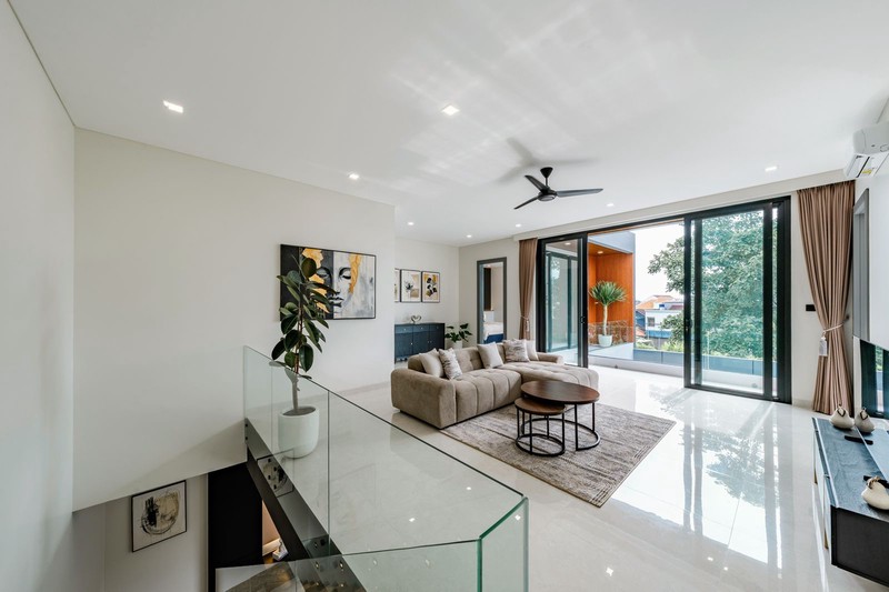 For Sale: Luxurious Modern Villa in Berawa, Canggu