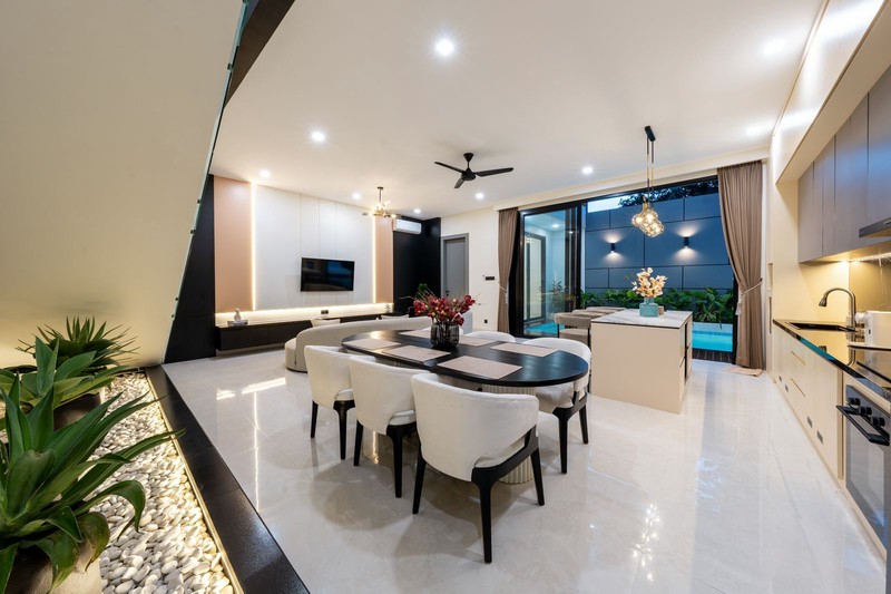 For Sale: Luxurious Modern Villa in Berawa, Canggu