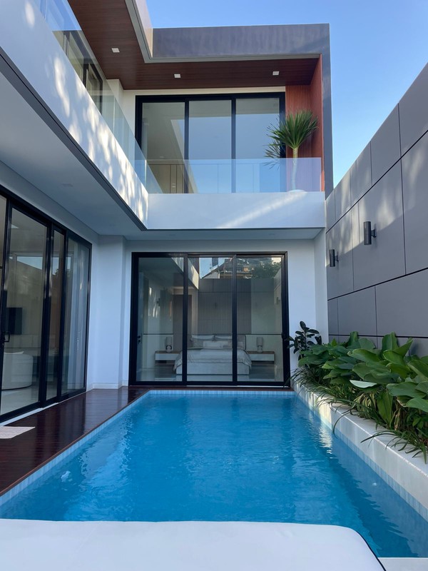 For Sale: Luxurious Modern Villa in Berawa, Canggu