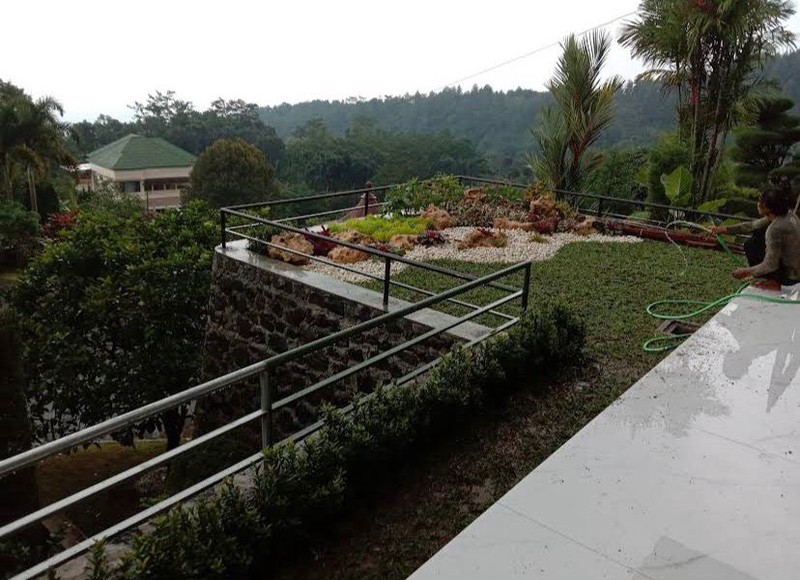 Dijual 2500 m2 Villa Puncak Prigren - Ledug - Pasuruan - Jawa Timur - Full Furnished - Mewah 2 Lantai - Taman Hijau Asri Luas - Udara Sejuk - Air Pegunungan GRATIS  - Surat HGB
