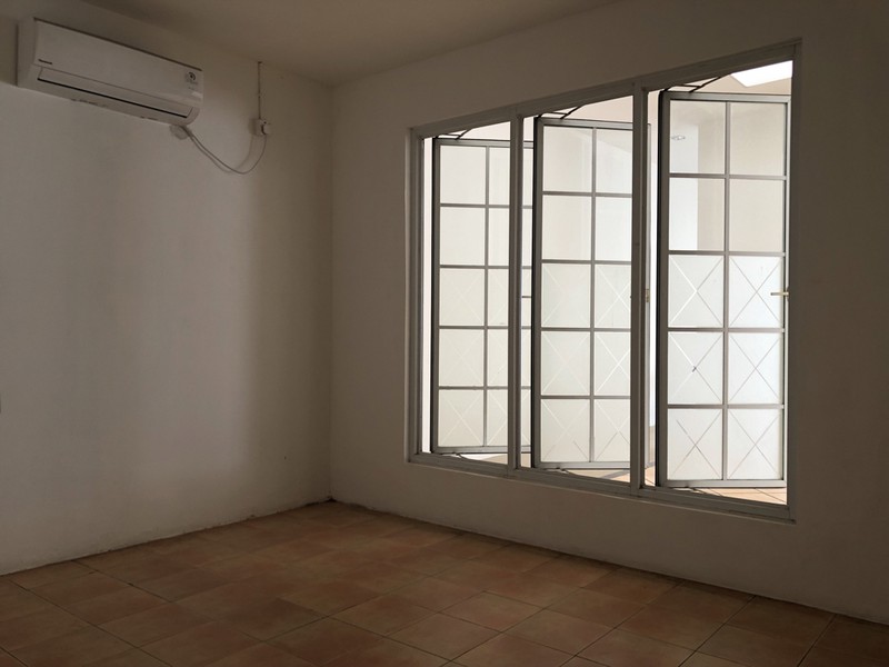 Rumah Strategis Benhil Cocok Untuk Usaha Bebas Banjir