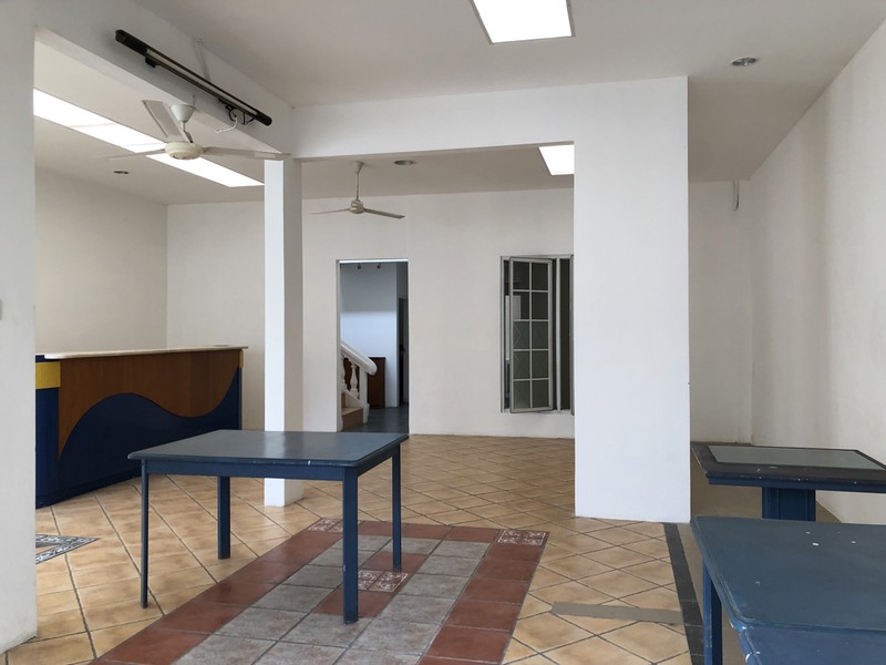 Rumah Strategis Benhil Cocok Untuk Usaha Bebas Banjir