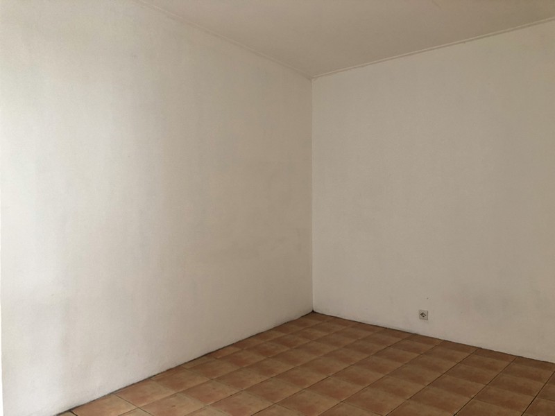 Rumah Strategis Benhil Cocok Untuk Usaha Bebas Banjir