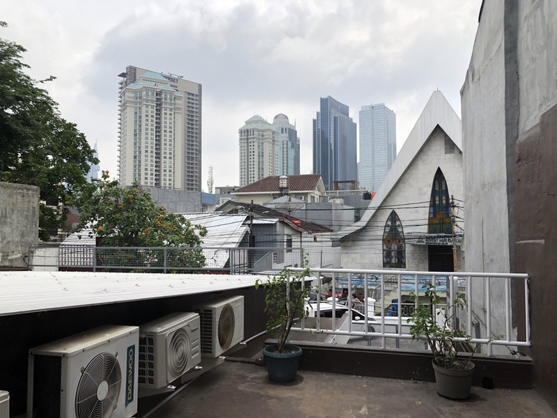 Rumah Strategis Benhil Cocok Untuk Usaha Bebas Banjir