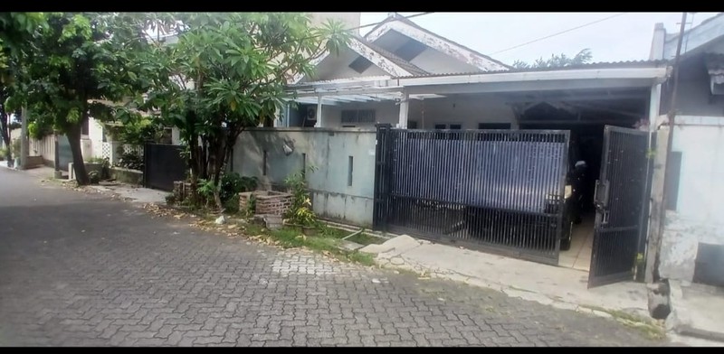 Rumah Siap Huni dengan Hunian Nyaman dan Asri @ Ciputat (SHM)