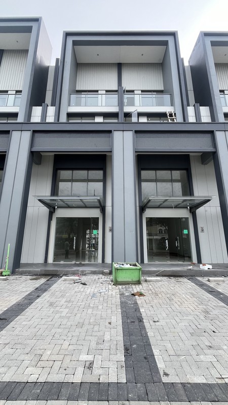 Dijual Ruko 3 Lantai Siap Pakai, Unit Terbatas! Lokasi Strategis Dan Ramai @Gading Serpong