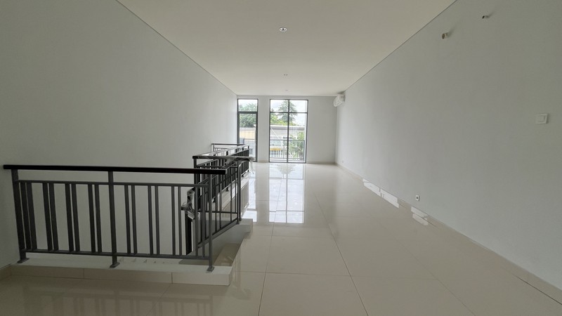 Dijual Ruko 3 Lantai Siap Pakai, Unit Terbatas! Lokasi Strategis Dan Ramai @Gading Serpong