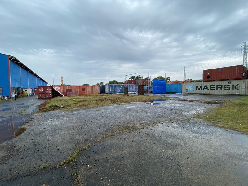 Bekasi tambun tanah 1267 posisi langsung akses tol disewakan dikontrakan untuk workshop