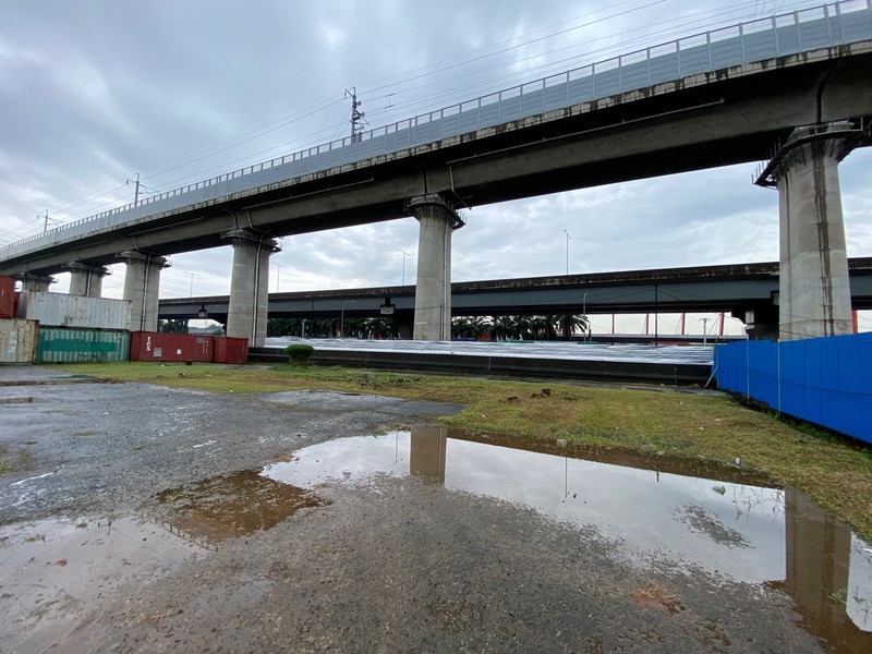 Bekasi tambun tanah 1267 posisi langsung akses tol disewakan dikontrakan untuk workshop