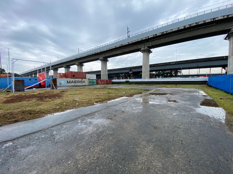 Bekasi tambun tanah 1267 posisi langsung akses tol disewakan dikontrakan untuk workshop