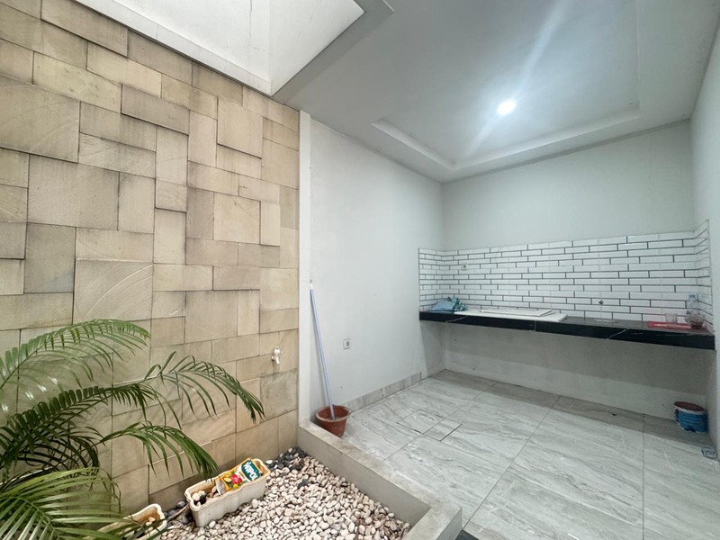 Brand New Rumah 3,5 Lantai Desain American Classic di Jagakarsa