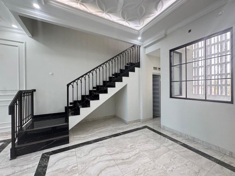 Brand New Rumah 3,5 Lantai Desain American Classic di Jagakarsa