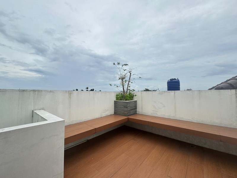 Brand New Rumah 3,5 Lantai Desain American Classic di Jagakarsa