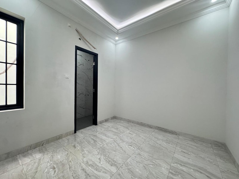 Brand New Rumah 3,5 Lantai Desain American Classic di Jagakarsa