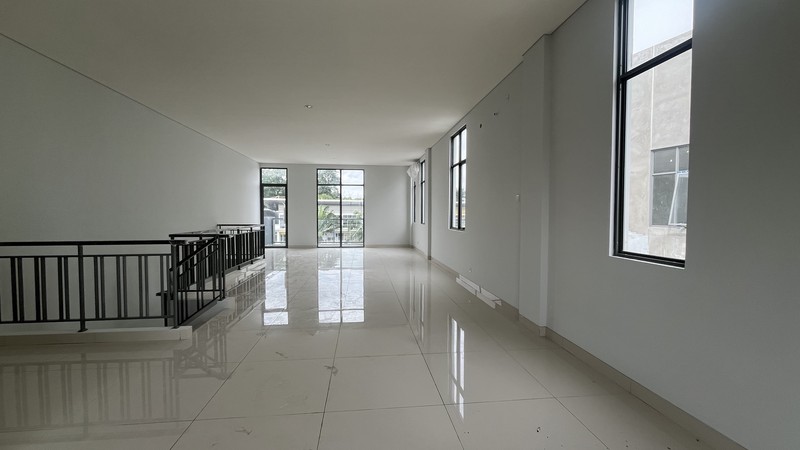 Dijual Ruko 3 Lantai Siap Pakai, Unit Terbatas! Lokasi Strategis Dan Ramai @Gading Serpong (HOEK)