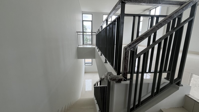 Dijual Ruko 3 Lantai Siap Pakai, Unit Terbatas! Lokasi Strategis Dan Ramai @Gading Serpong (HOEK)