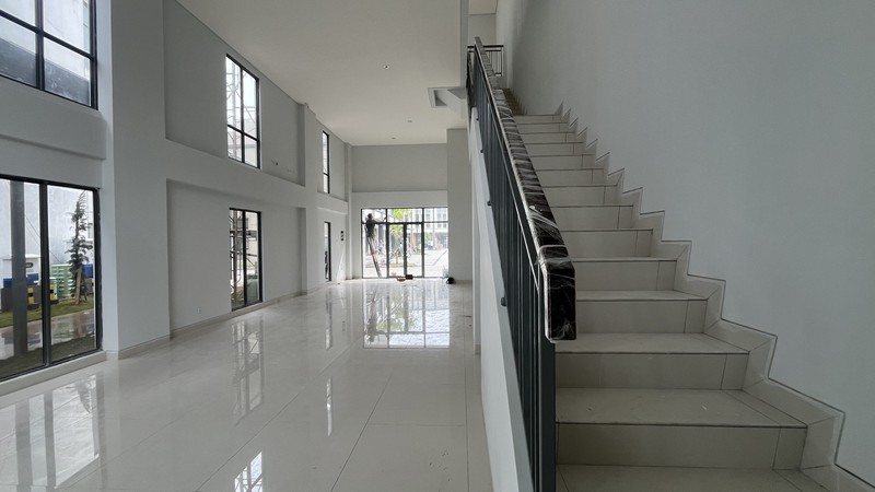 Dijual Ruko 3 Lantai Siap Pakai, Unit Terbatas! Lokasi Strategis Dan Ramai @Gading Serpong (HOEK)
