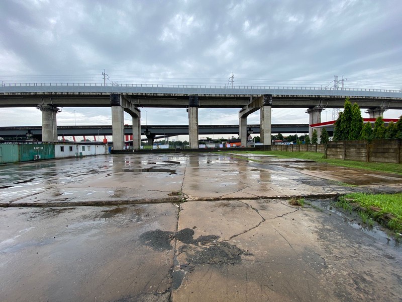 Bekasi tambun tanah 2115 posisi langsung akses tol disewakan dikontrakan untuk workshop