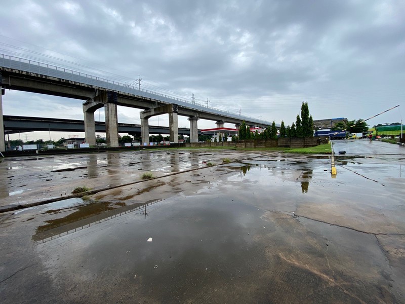 Bekasi tambun tanah 2115 posisi langsung akses tol disewakan dikontrakan untuk workshop