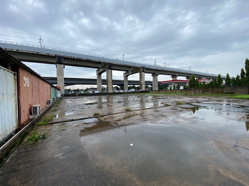 Bekasi tambun tanah 2115 posisi langsung akses tol disewakan dikontrakan untuk workshop