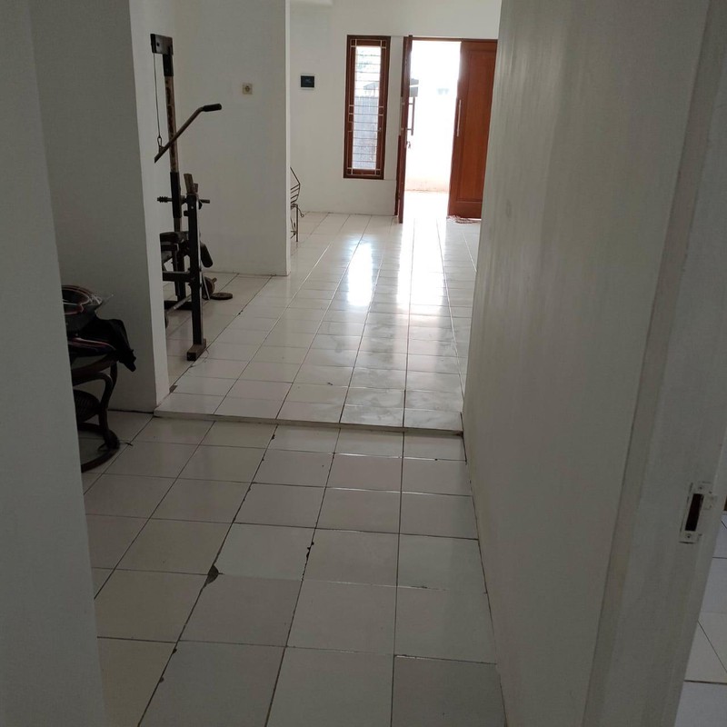 Rumah Dijual/Disewa Akses Jalan 2 Mobil Lokasi di Gandaria Selatan Cilandak Jaksel