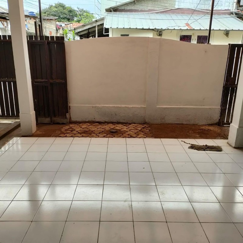 Rumah Dijual/Disewa Akses Jalan 2 Mobil Lokasi di Gandaria Selatan Cilandak Jaksel