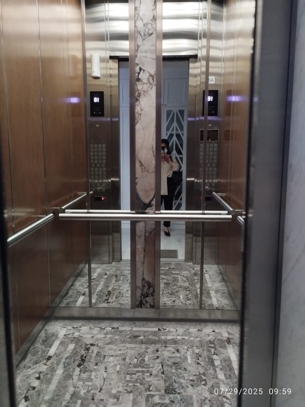 2011. Apartemen Taman Anggrek Residence 