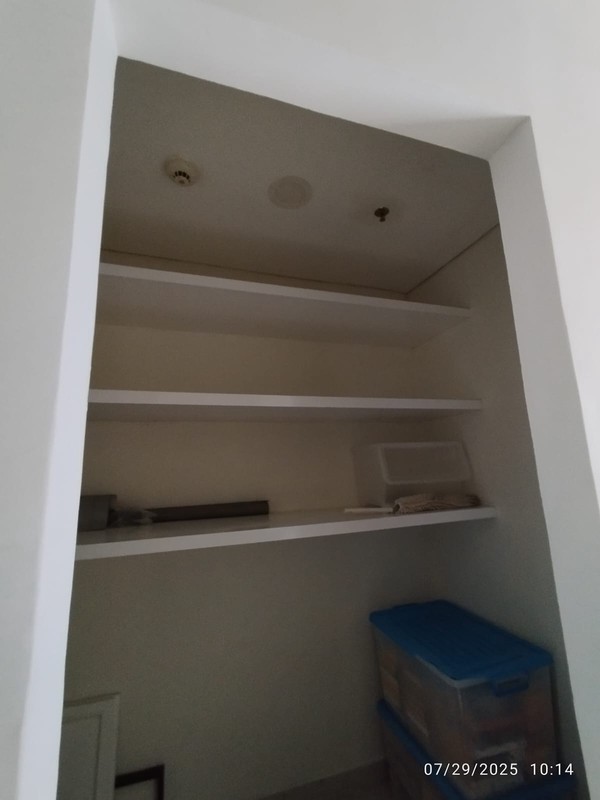 2011. Apartemen Taman Anggrek Residence 