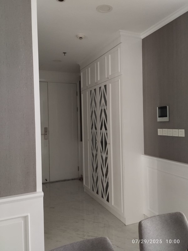 2011. Apartemen Taman Anggrek Residence 