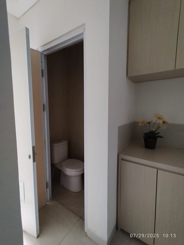 2011. Apartemen Taman Anggrek Residence 