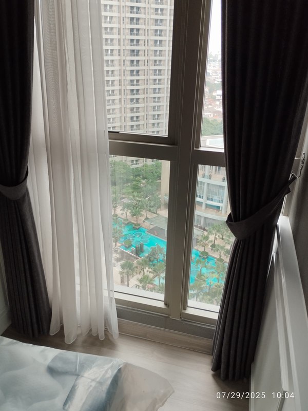 2011. Apartemen Taman Anggrek Residence 