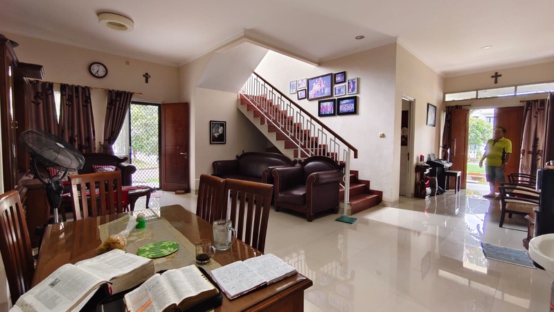 Dijual rumah depan t aman dalam cluster bebas banjir di Grand Wisata  