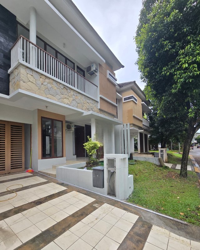 Disewakan Rumah  Bagus Siap Huni Di Cluster Discovery Fiore Bintaro Jaya