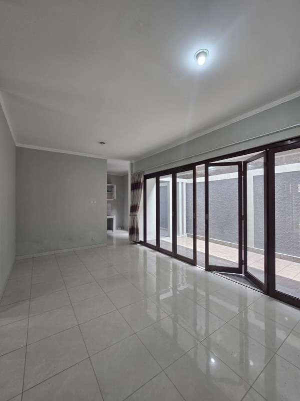 Disewakan Rumah  Bagus Siap Huni Di Cluster Discovery Fiore Bintaro Jaya