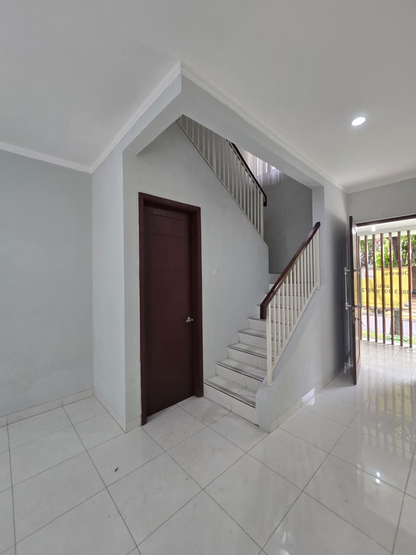 Disewakan Rumah  Bagus Siap Huni Di Cluster Discovery Fiore Bintaro Jaya