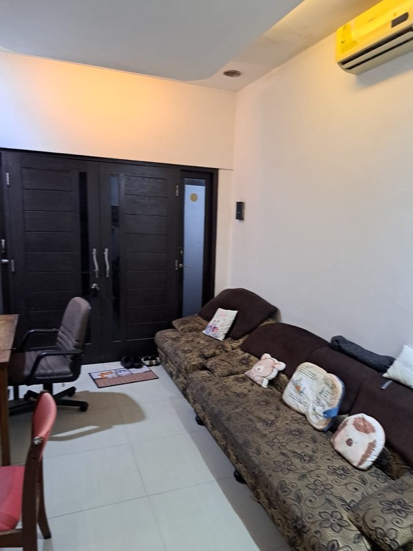 Rumah siap huni di pondok aren.