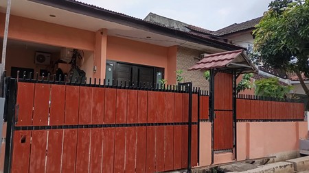 Rumah siap huni di pondok aren.