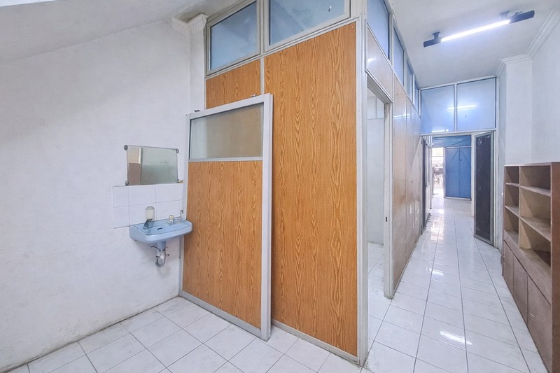 Ruko Strategis di Glodok Pinangsia - Dekat Kemenangan, Mangga Besar & Gajah Mada