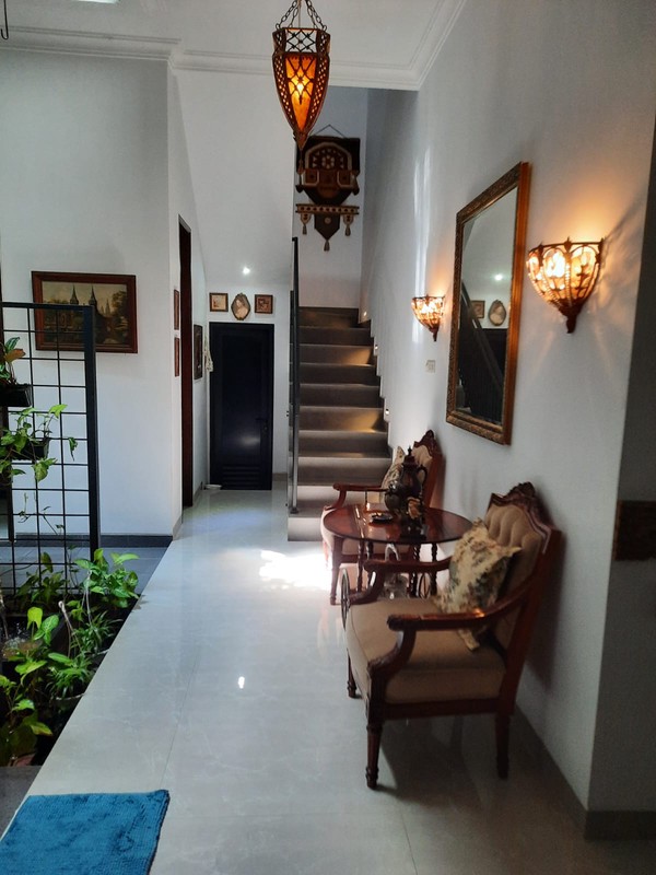 Dijual Rumah dengan kamar kos full furnished di lokasi nempel MRT Lebak Bulus