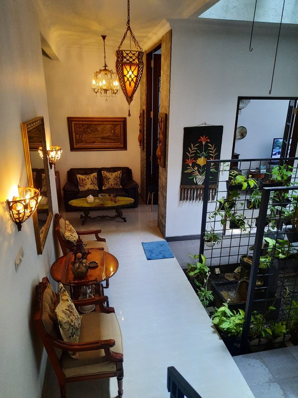 Dijual Rumah dengan kamar kos full furnished di lokasi nempel MRT Lebak Bulus